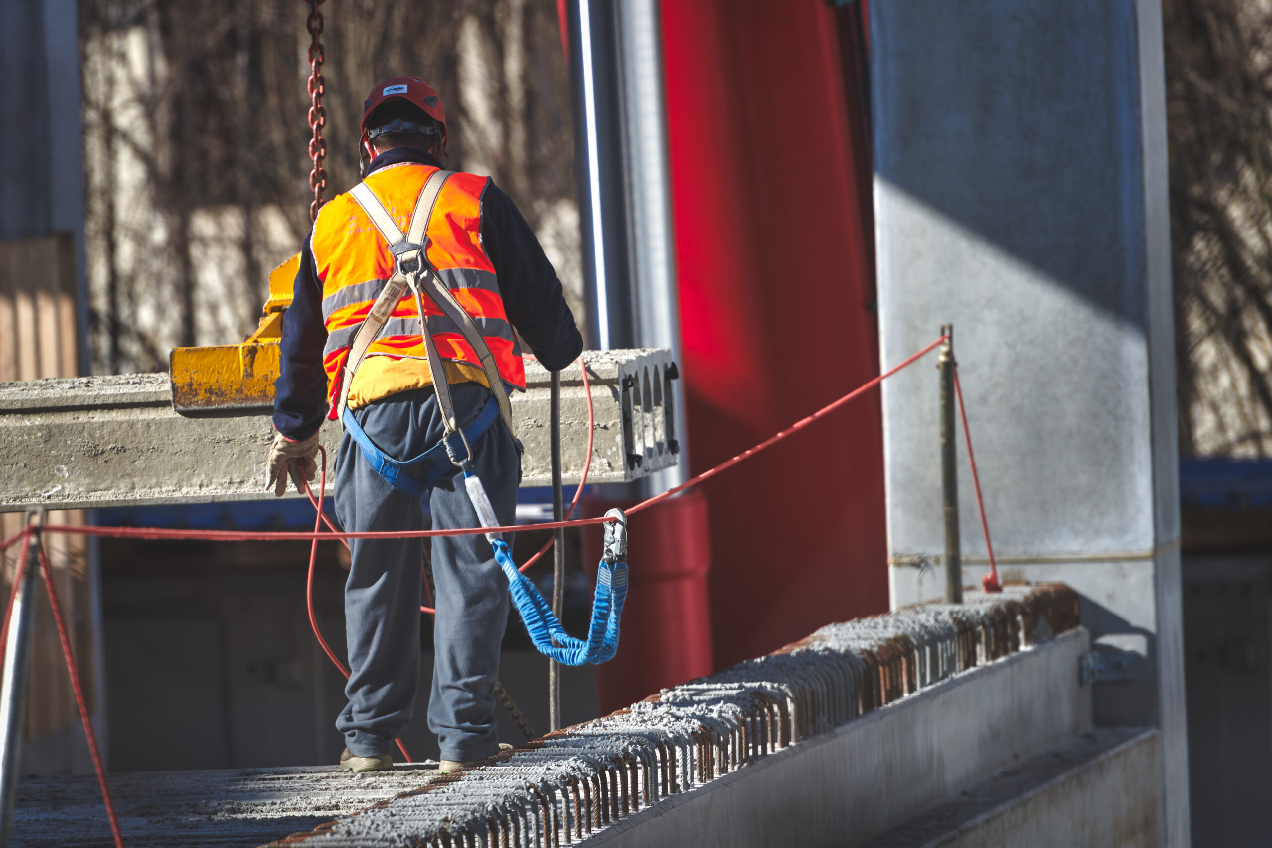 Fall Arrest System For Construction Worker