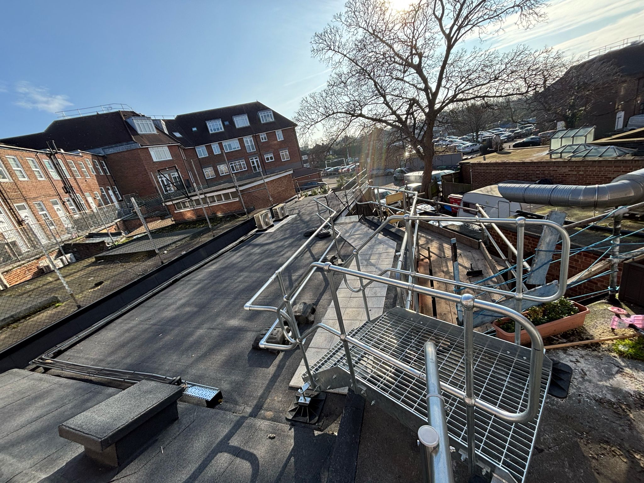 Expert Edge protection for commercial flat roofs solutions - Guardrail